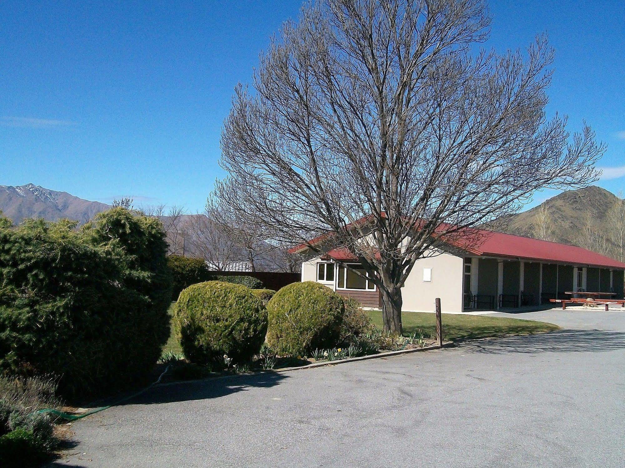 Sierra Motel And Apartments Omarama Exterior photo